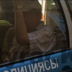 В Шымкенте разгорается скандал связанный с приставанием к детям В Шымкенте пожилой мужчина сексуально домогается детей