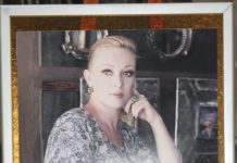 Персональная выставка Натальи Кашириной проходит в Шымкенте