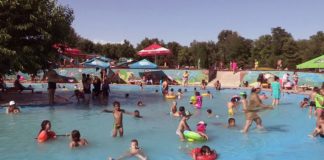 Аквапарк «Дельфин» — лучшее место отдыха в центре Шымкента жарким летом (PR) Аквапарк "Дельфин" - лучшее место отдыха в Шымкенте (PR)