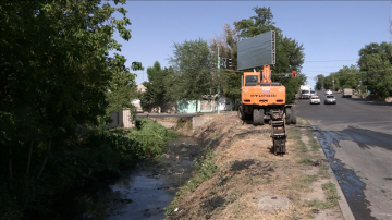 В Шымкенте продолжается очистка ирригационных каналов