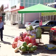 В Шымкенте началась борьба с незаконной торговлей В Шымкенте началась борьба против незаконных торговцев