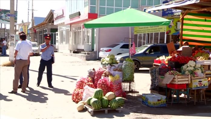 В Шымкенте началась борьба против незаконных торговцев