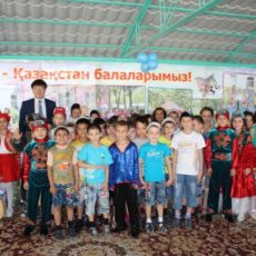 Воспитанники детского дома № 3 получили подарки в праздничный день