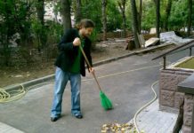 Вместо лишения свободы — уборка улиц