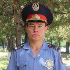 В Шымкенте полицейский спас тонущего человека Ахбаев Сапархан