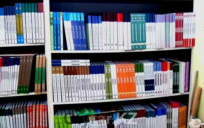 Южно-Казахстанским школьникам может не хватить учебников