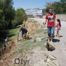 На берега Кошкараты вышли убираться неравнодушные шымкентцы На берега Кошкараты вышли убираться неравнодушные шымкентцы