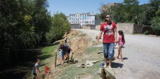 На берега Кошкараты вышли убираться неравнодушные шымкентцы На берега Кошкараты вышли убираться неравнодушные шымкентцы