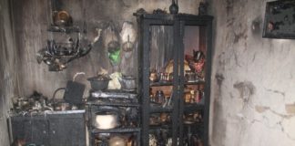 В Шымкенте при пожаре в доме пострадала вся семья В Шымкенте при пожаре в доме пострадала вся семья