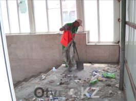 Власти Шымкента взялись за уборку подземных пешеходных переходов