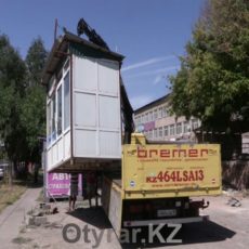 В Шымкенте сносят незаконно работающие ларьки В Шымкенте сносят незаконно работающие ларьки