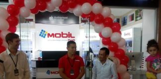 Грандиозное открытие салона Mobil Plus в Шымкенте (PR) Сапиев Бауржан стал счастливым обладателем главного приза - iPod shuffle