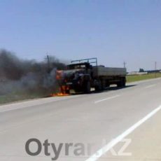 Грузовая автомашина загорелась на трассе Туркестан — Шымкент
