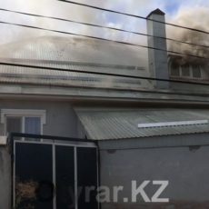 В Шымкенте загорелся частный жилой дом В Шымкенте загорелся жилой дом в частном секторе