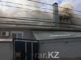 В Шымкенте загорелся жилой дом в частном секторе