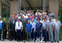 В Шымкенте в завершающий день слета ветеранов спецназа свое мастерство продемонстрировали боевые пловцы