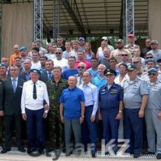 В Шымкенте в завершающий день слета ветеранов спецназа свое мастерство продемонстрировали боевые пловцы