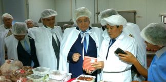 Продукция фабрики «Ордабасы кус» войдет в меню школьных столовых Бейбут Атамкулов ознакомился с работой фабрики и высоко оценил качество выпускаемой продукции