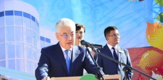 Каждый третий обладатель «Алтын белгі» – выпускник школы ЮКО Аким Южно-Казахстанской области 1 сентября посетил "Назарбаев Интеллектуальную школу"