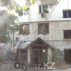 В Шымкенте чиновники кормят завтраками жильцов аварийного дома В Шымкенте чиновники кормят завтраками жильцов аварийного дома