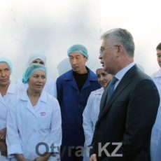 Аким Южного Казахстана недоволен уровнем зарплаты рабочих в ЮКО