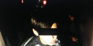 Двое подростков ограбили сверстника и забрали айфон Задержанный юноша