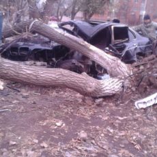 ДТП: 160 км/час на BMW летел парень с пассажиром