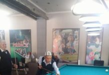 Состязания по бильярду провели специально в День пожилых