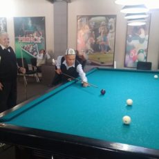 Состязания по бильярду провели специально в День пожилых