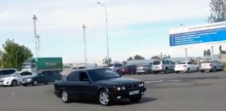 На видео сняли неудачную попытку дрифтинга, совершенную водителем BMW На видео сняли неудачную попытку дрифтинга, совершенную водителем BMW