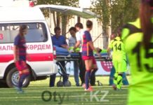 Футболистка команды «Биік-Казыгурт» потеряла сознание от травмы во время игры с «Барселоной»