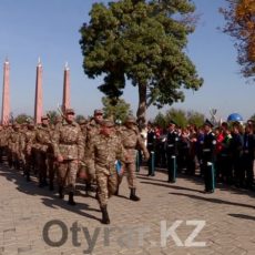 Первая партия новобранцев осеннего призыва из ЮКО отправилась на службу