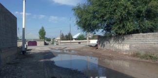 Разбитые дороги и строительные базары портят вид нового центра Шымкента