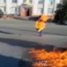 Житель Шымкента совершил самоподжог возле здания «Нур Отан» в Таразе
