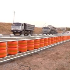 В Шымкенте установили первые роликовые отбойники в Казахстане