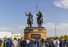 В Шымкенте открыли памятник казахским батырам