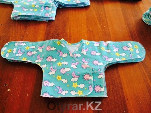 В ЮКО начался выпуск стерильной детской одежды