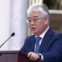 Бейбут Атамкулов год на посту акима ЮКО