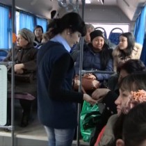 Шымкентцы будут платить в автобусе 70 тенге, а почетные шымкентцы — ездить бесплатно