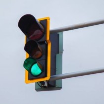 В Шымкенте ведутся работы по установке новых светофоров на перекрестках