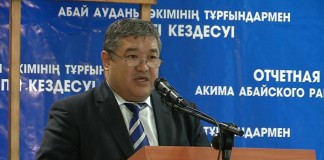 Аким Абайского района Шымкента разбирался с проблемами своих жителей