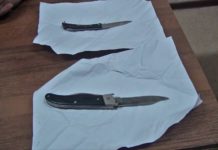 Шымкентские полицейские задержали вооруженных молодых людей Изъяты ножи