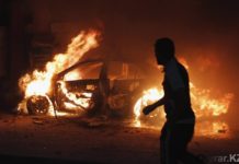 Шымкентские таможенники вытащили людей из горящей машины