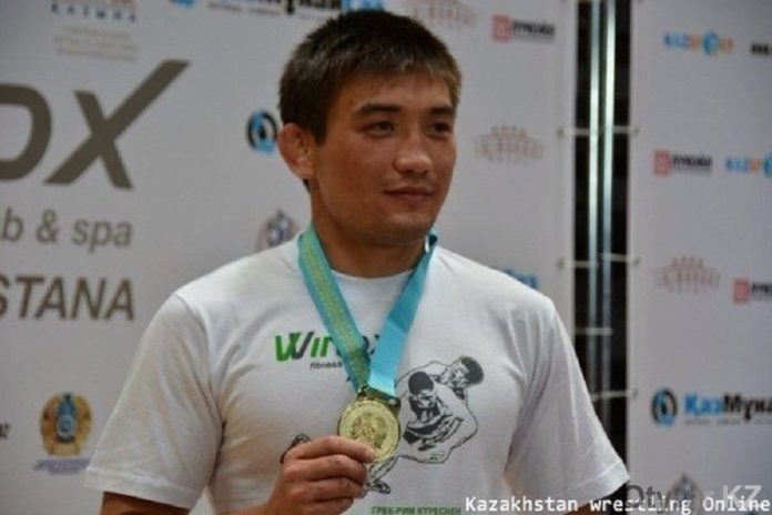 Борец из ЮКО завоевал "серебро" на чемпионате Азии