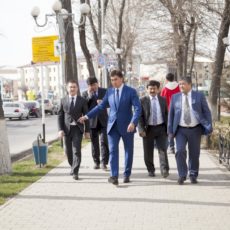 Глава Шымкента провел выездное совещание