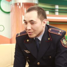 Подполковник Данияр Мейрхан: «Никто и ни с кем нянчиться не будет — не дети!»