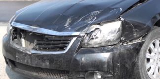 Неработающий светофор стал причиной столкновения сразу четырех автомашин