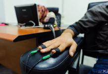 Военкомов проверят на детекторе лжи