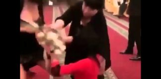 Драка за букет невесты на казахстанской свадьбе
