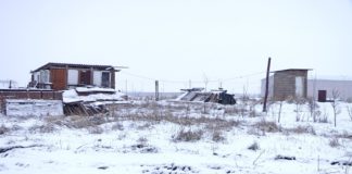 В Шымкенте жители микрорайона «Туран» 10 лет просят воду и дорогу
